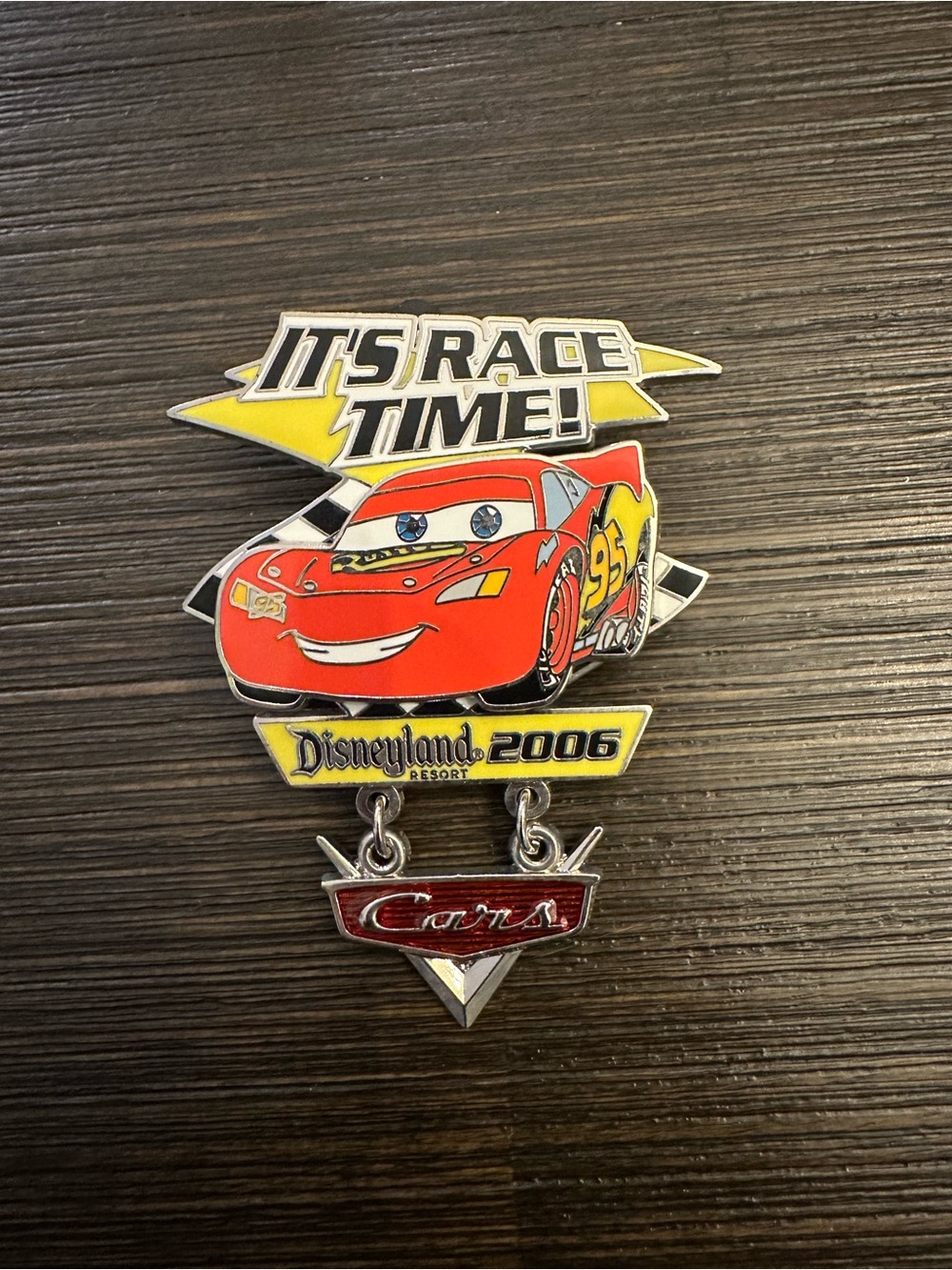 2006 Disneyland Resort Cars Lightning McQueen It's Race Time Pin LE 1500